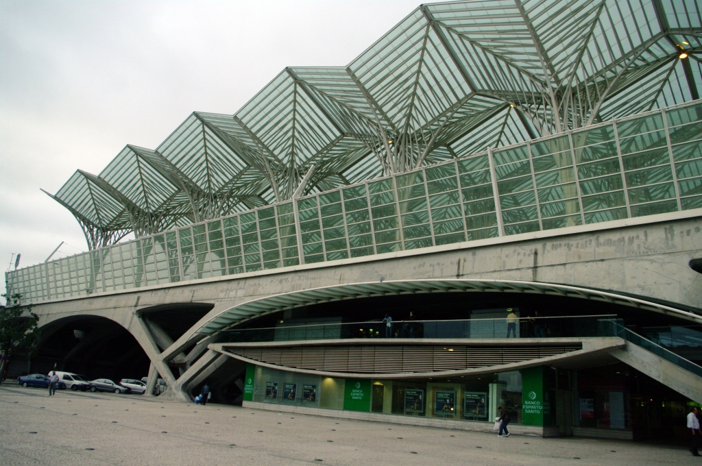 Здание Восточного вокзала в лиссабонском Парке Наций.