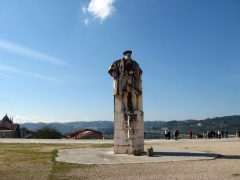 Коимбра. Памятник королю Жуану III.